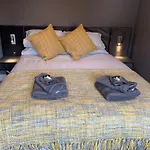 Staintons, In Centre, Access Apartment *
