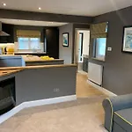 Staintons, In Centre, Access * Bowness-on-Windermere