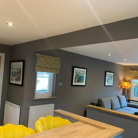 Staintons, In Centre, Access