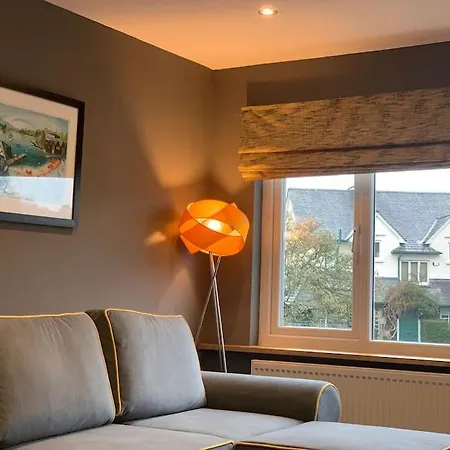 Staintons, In Centre, Access