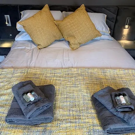 Staintons, In Centre, Access Διαμέρισμα *